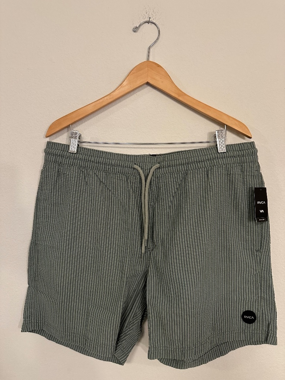 RVCA All Aboard EW Short 17 Dark Green Stripe Seersucker Men's XL NWT